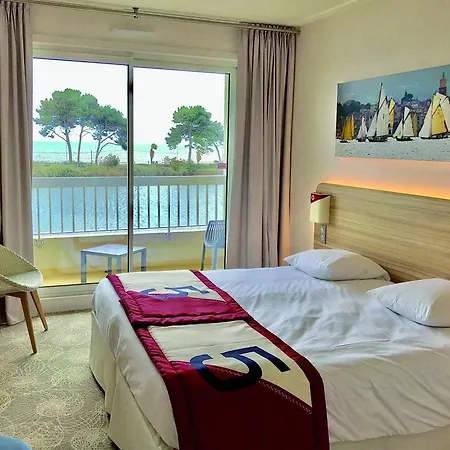 Club Le Plein Sud Bleues Отель Йер