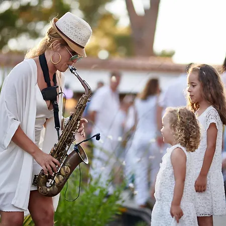 ホテル クラブ ル プラン シュッド バカンス ブリュ 3*