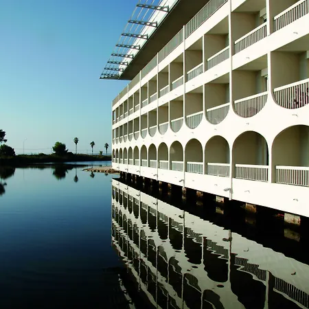 ホテル クラブ ル プラン シュッド バカンス ブリュ 3*