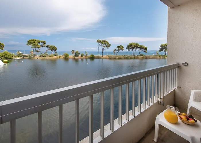 Готель Club Le Plein Sud Bleues Єр